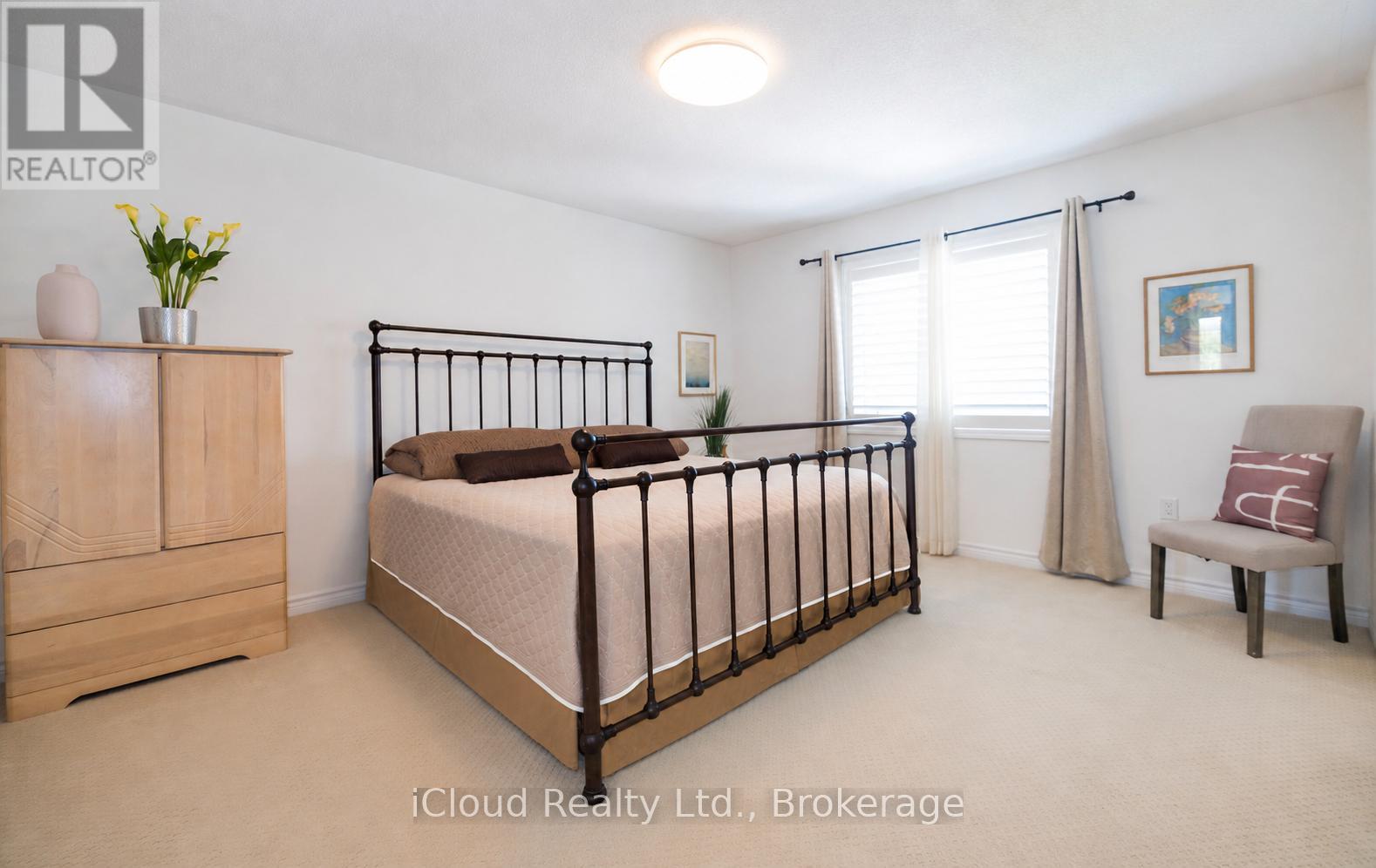954 PENSON CRESCENT - 32