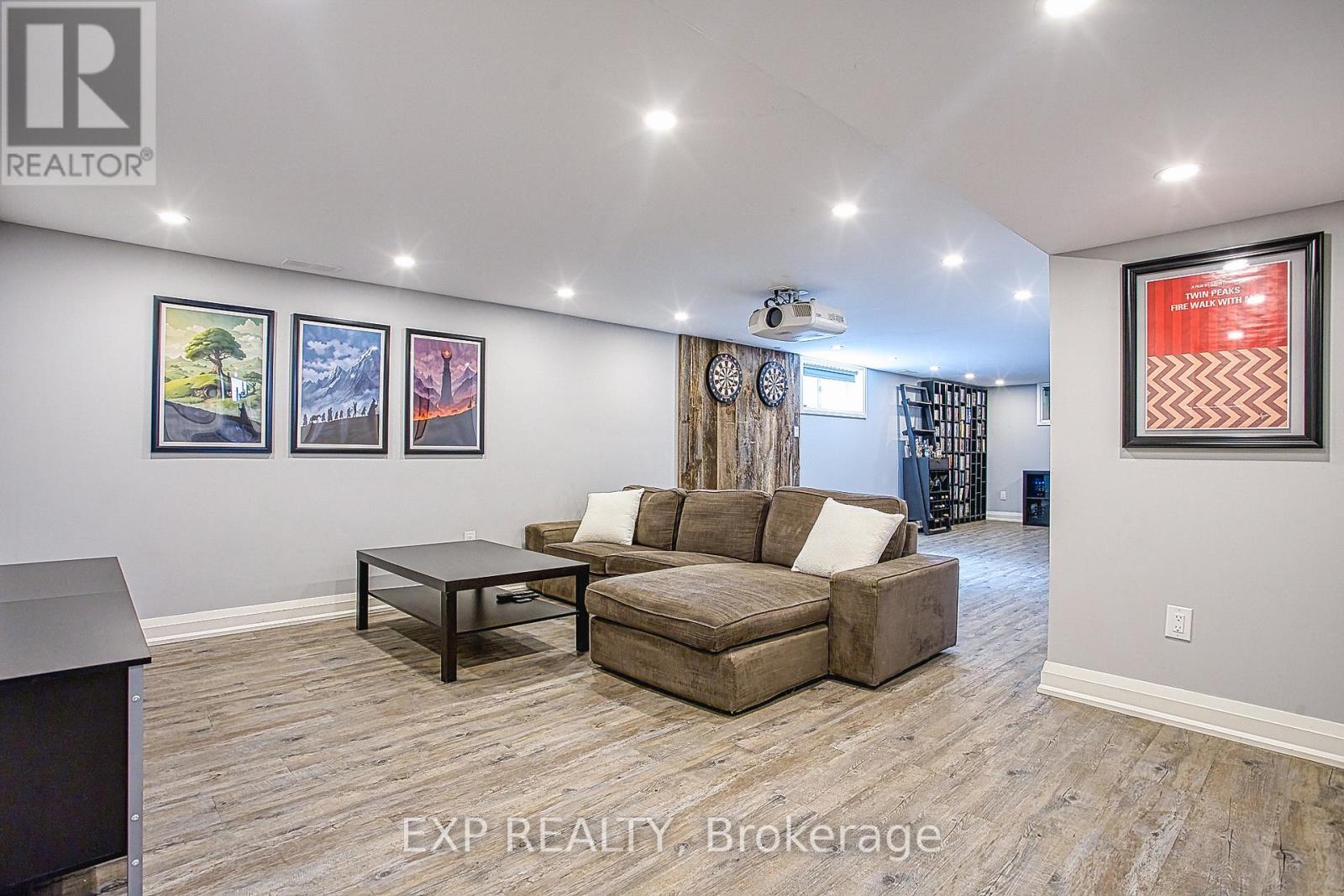 90 PRINCE CHARLES DRIVE - 19
