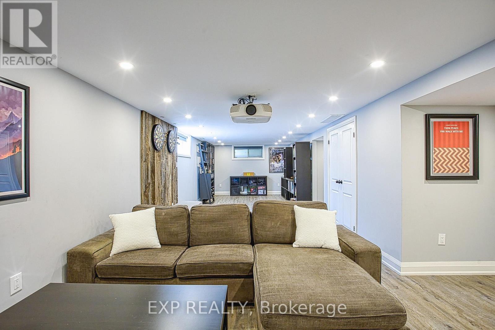 90 PRINCE CHARLES DRIVE - 21