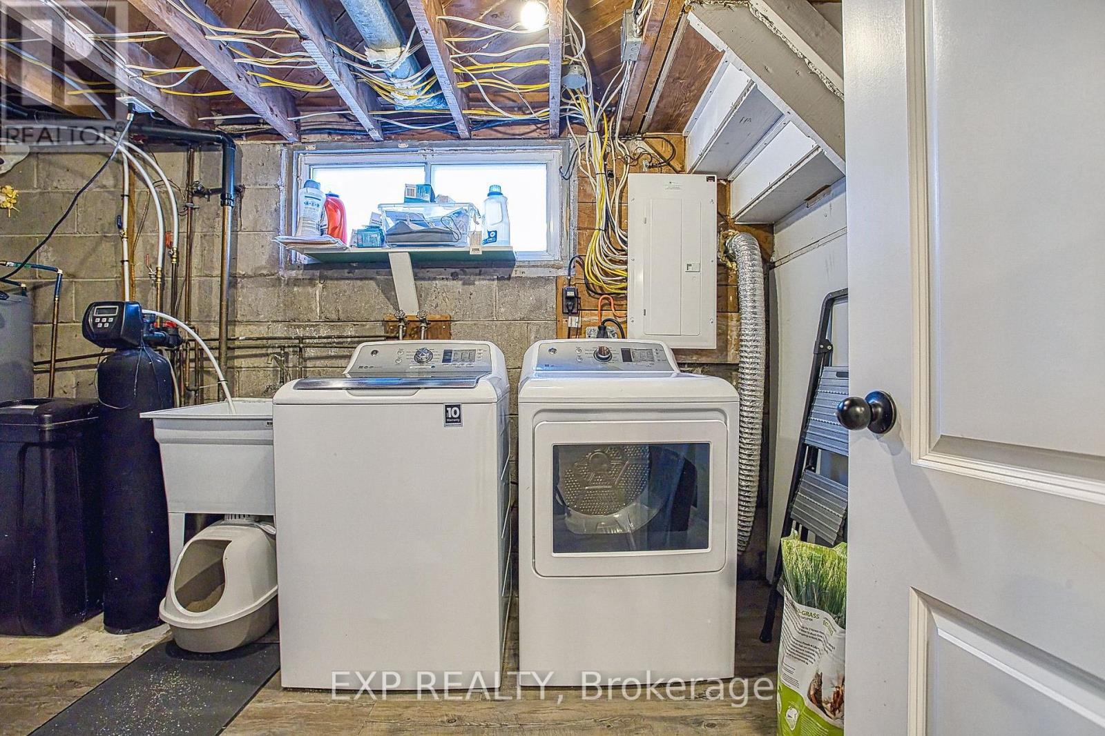 90 PRINCE CHARLES DRIVE - 28