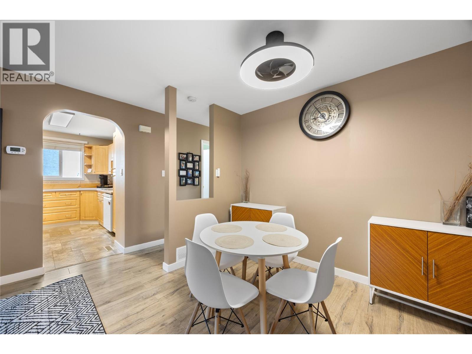368 WADDINGTON Drive - 11
