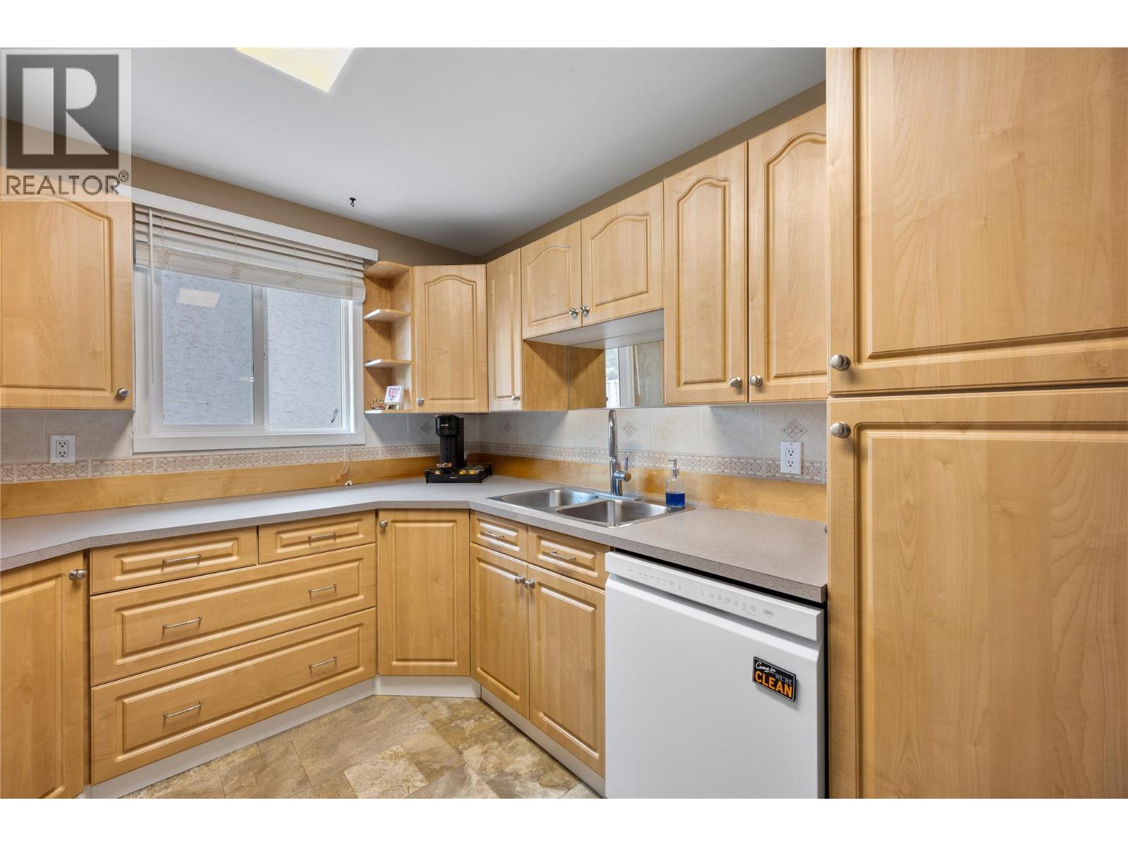 368 WADDINGTON Drive - 13