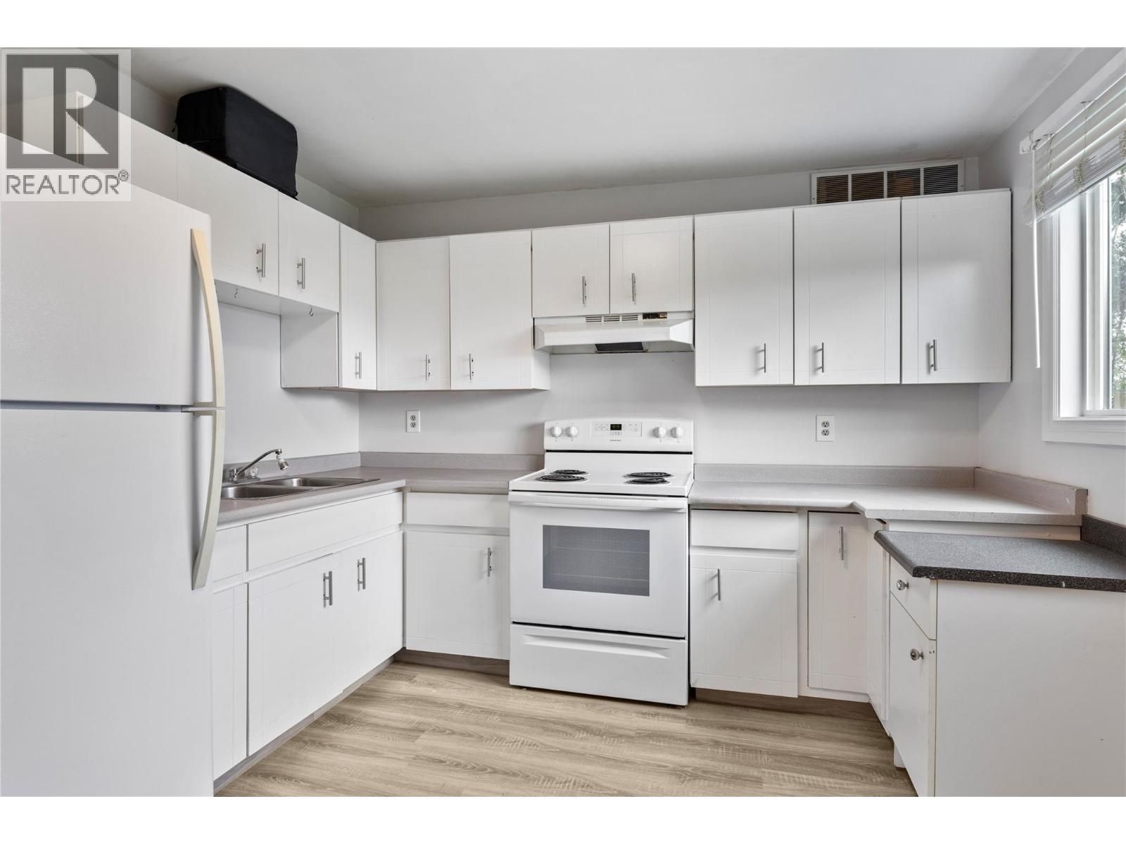 368 WADDINGTON Drive - 24