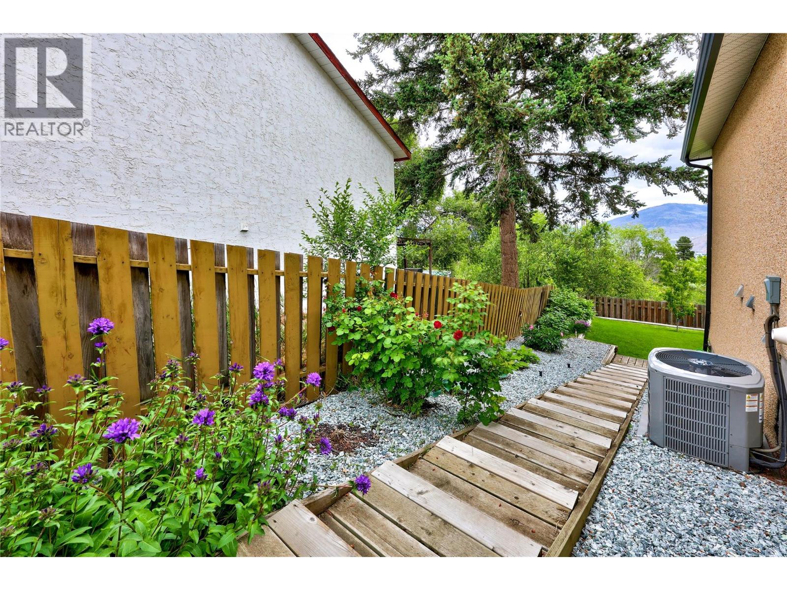 368 WADDINGTON Drive - 33