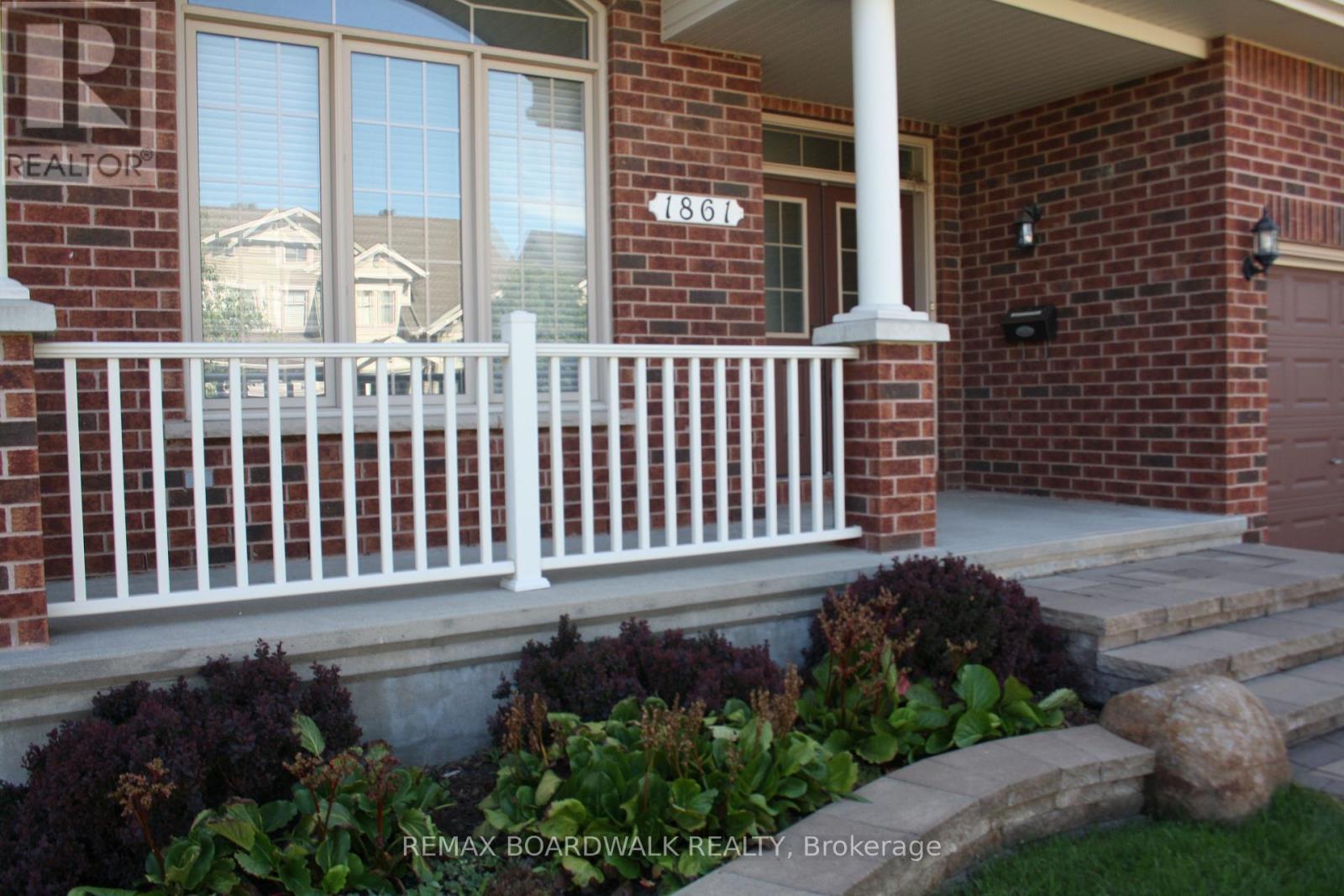 1861 MICKELBERRY CRESCENT - 2