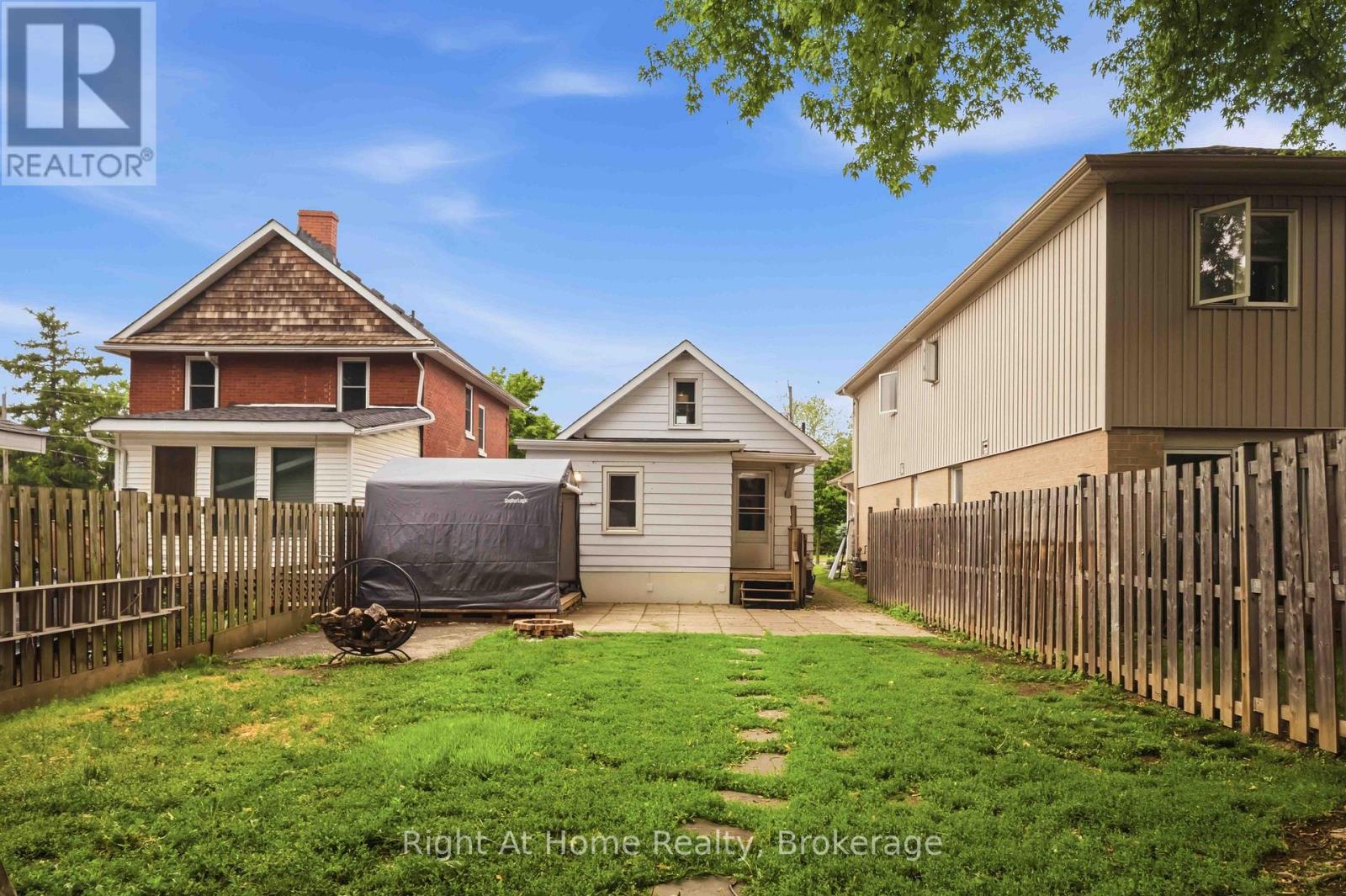 127 MONTRAVE AVENUE - 31