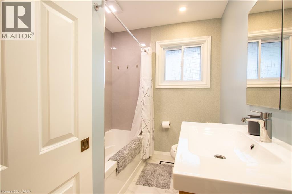 652 UPPER WENTWORTH Street - 8