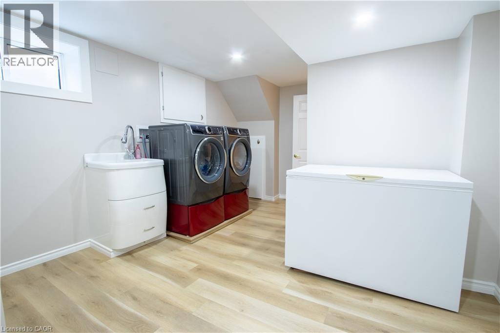 652 UPPER WENTWORTH Street - 12