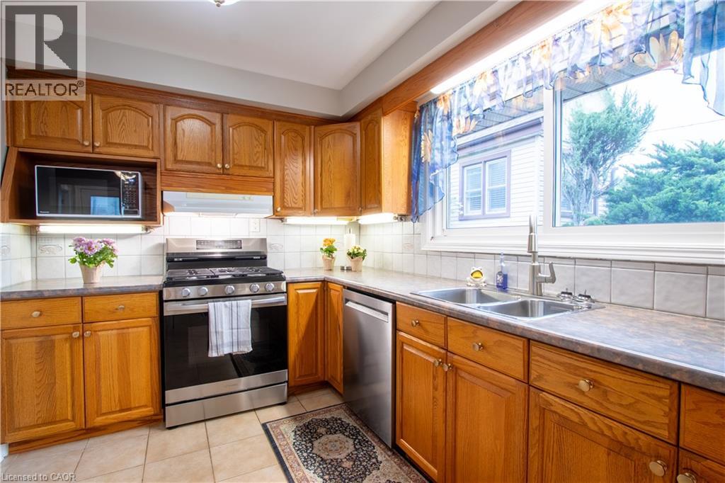 652 UPPER WENTWORTH Street - 3