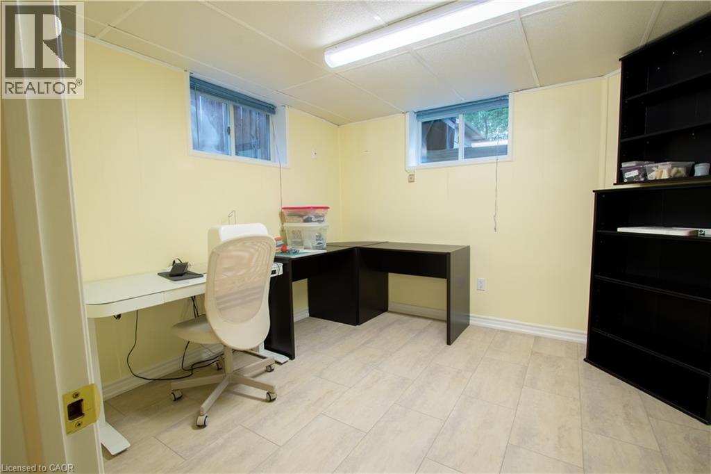 652 UPPER WENTWORTH Street - 11