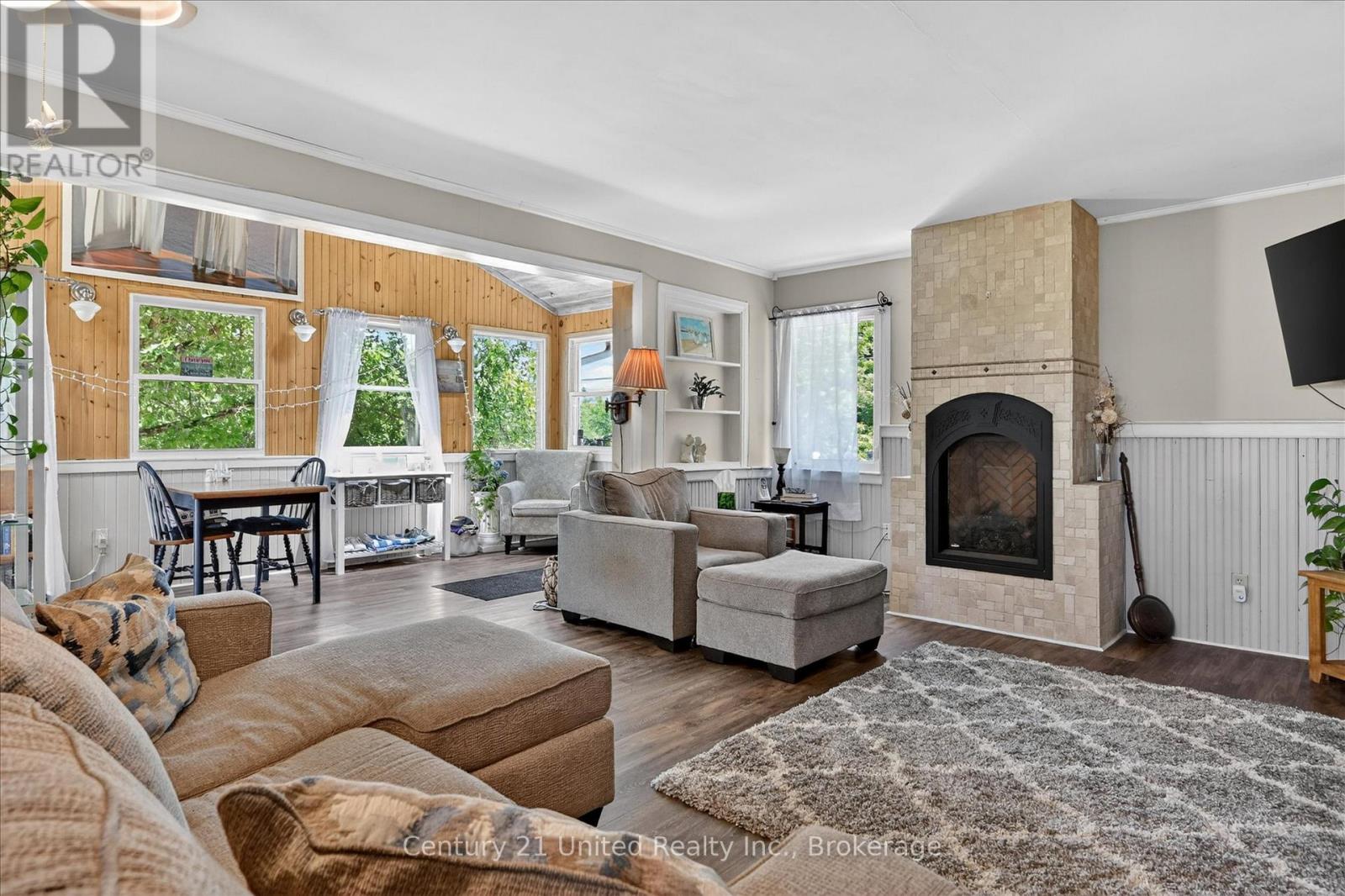 90 BOWEN ROAD - 11