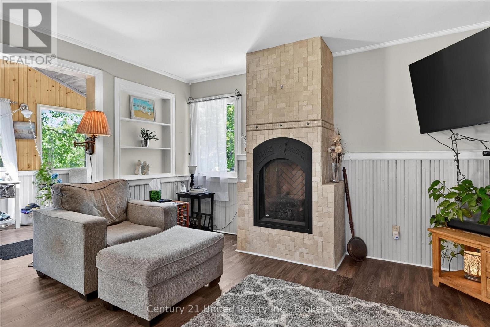 90 BOWEN ROAD - 9