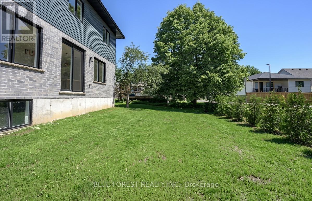 619 LIONS PARK DRIVE - 26