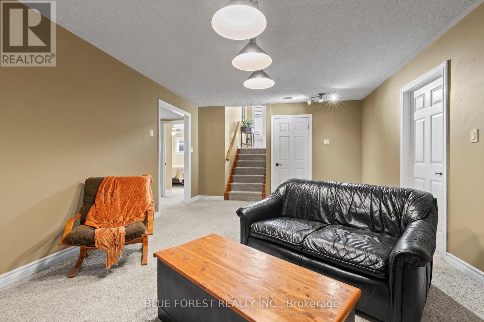 29 VILLAGE GATE CRESCENT - 27