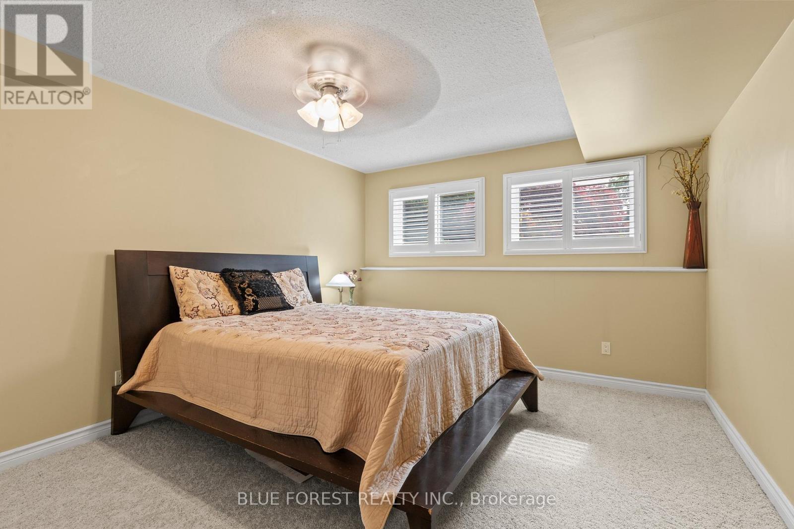 29 VILLAGE GATE CRESCENT - 28