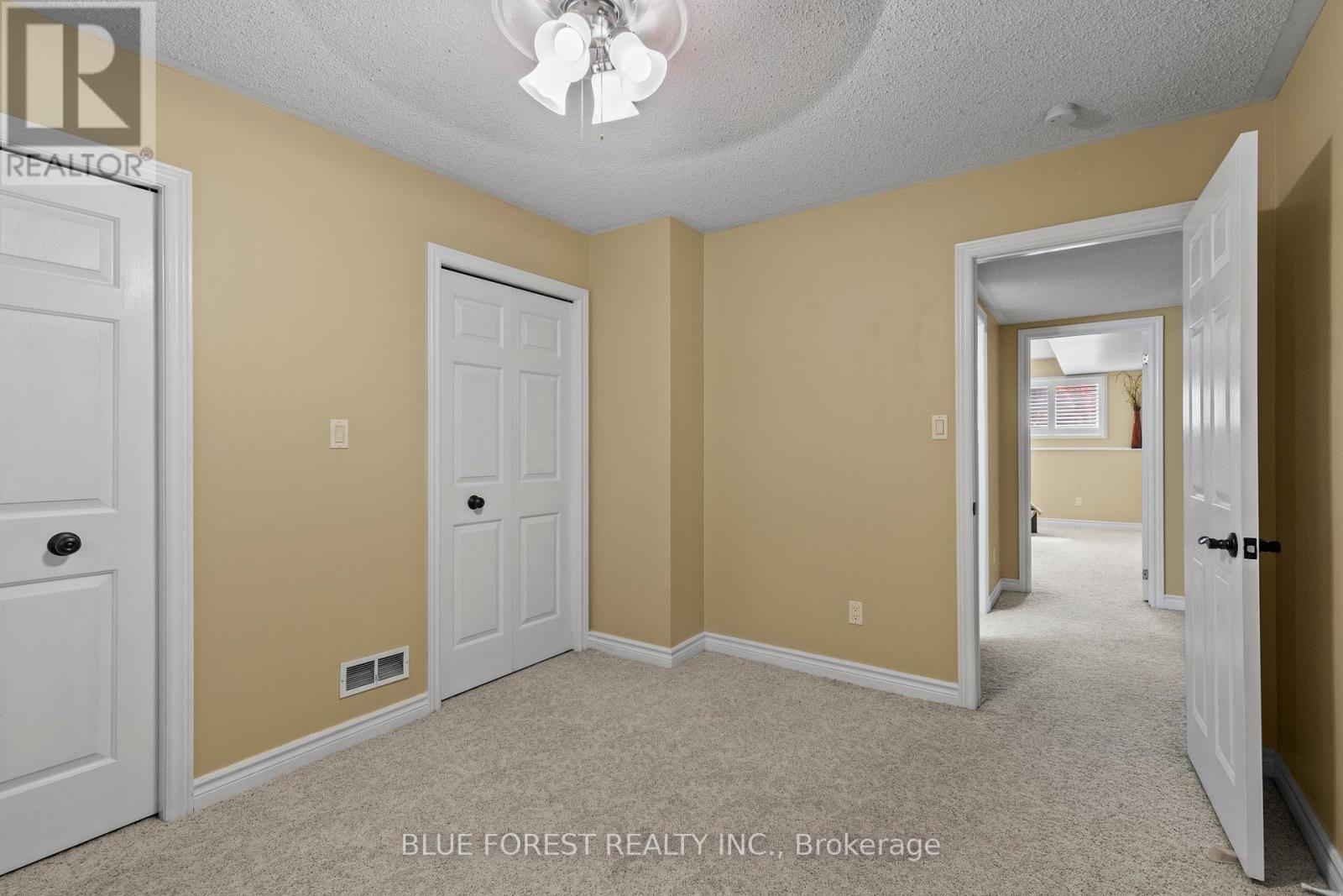 29 VILLAGE GATE CRESCENT - 31