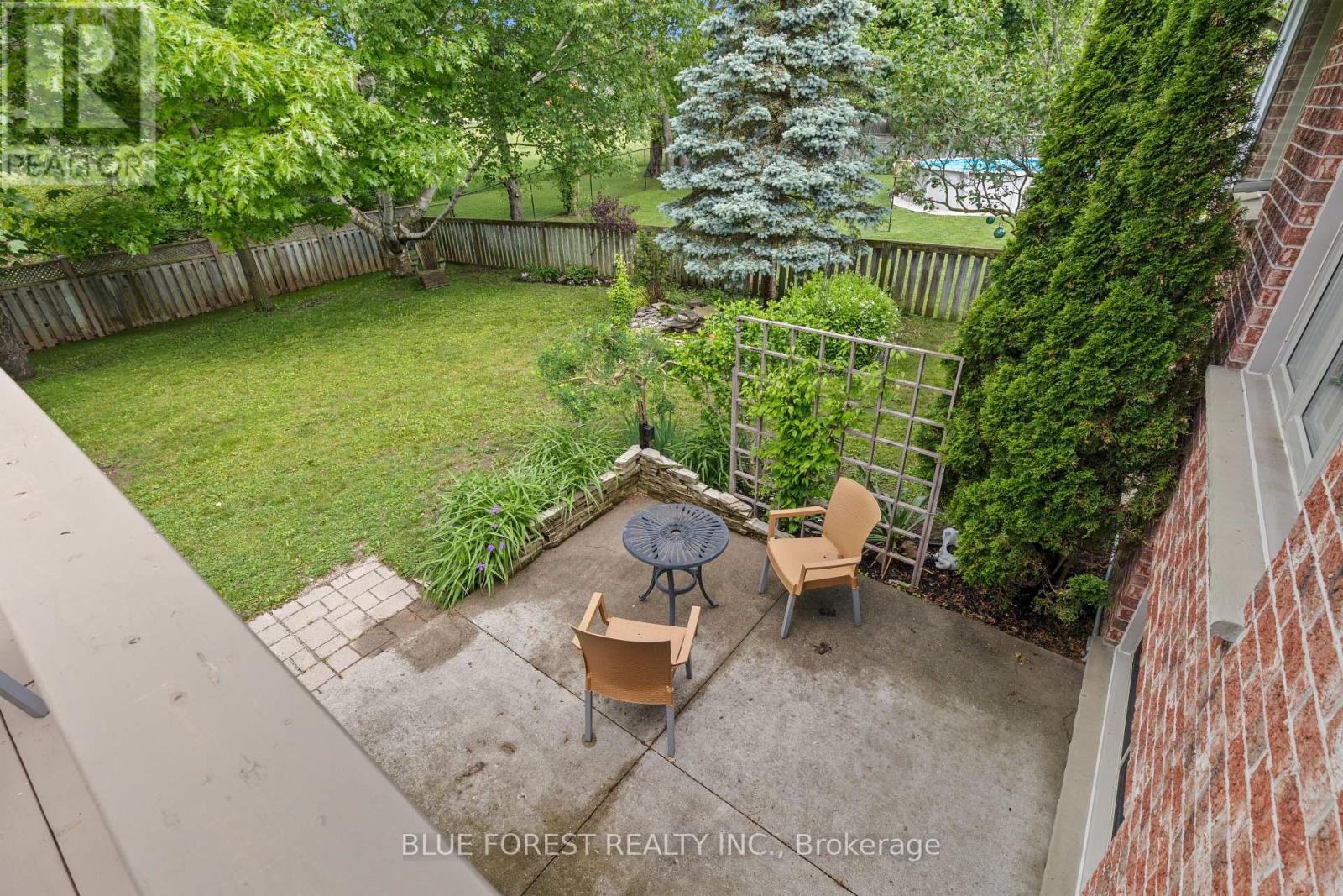29 VILLAGE GATE CRESCENT - 36