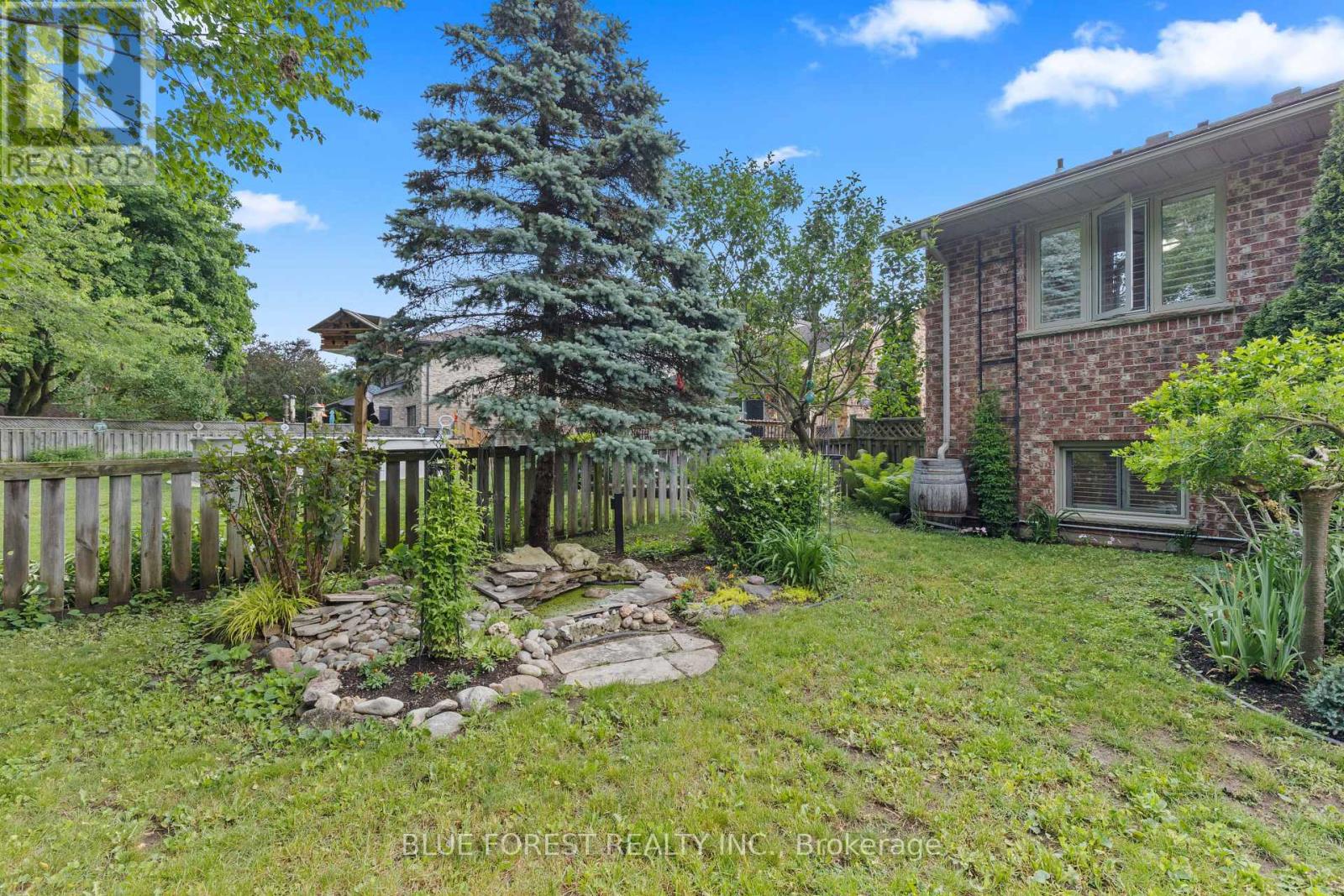 29 VILLAGE GATE CRESCENT - 39