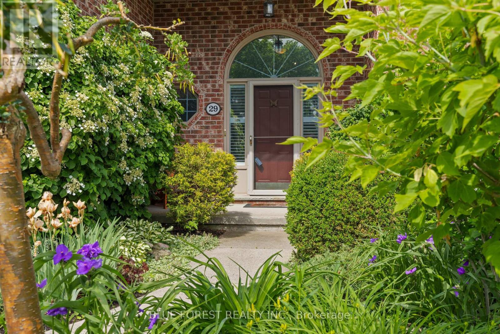 29 VILLAGE GATE CRESCENT - 4