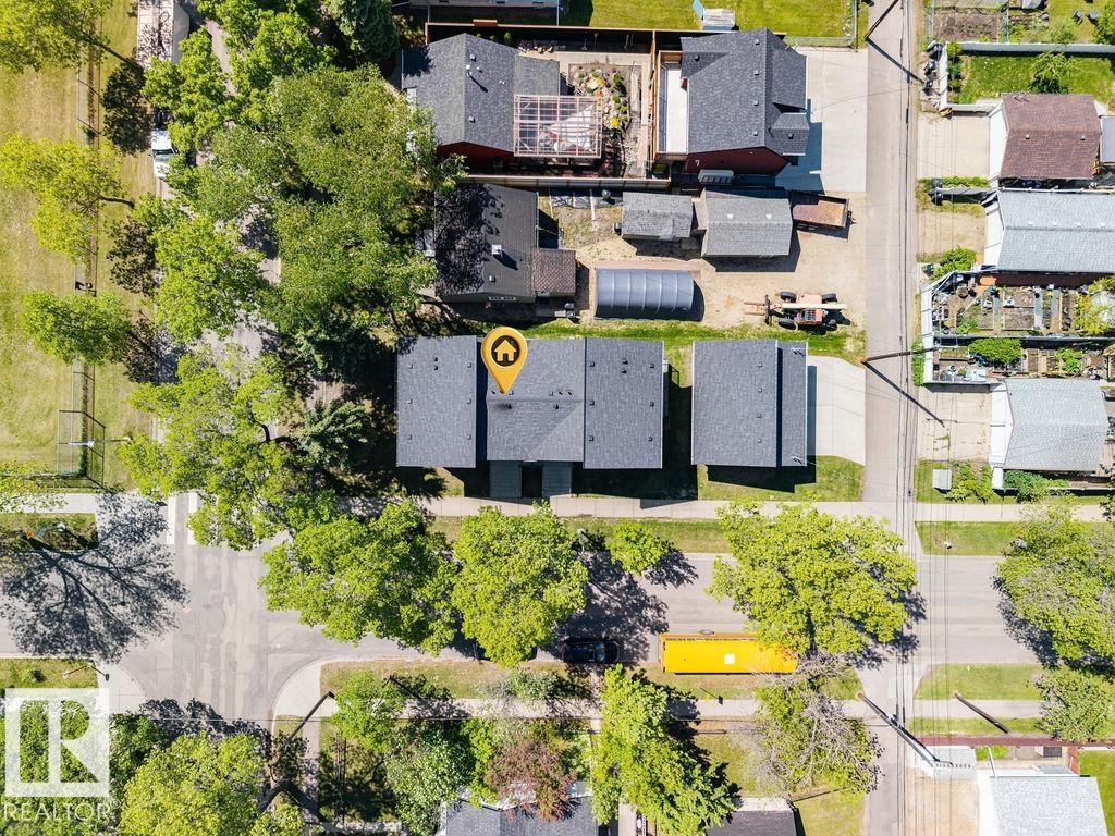 7202 98 ST NW - 22