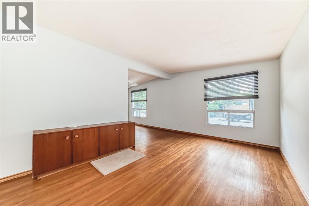 4603 41 Street NW — photo 15