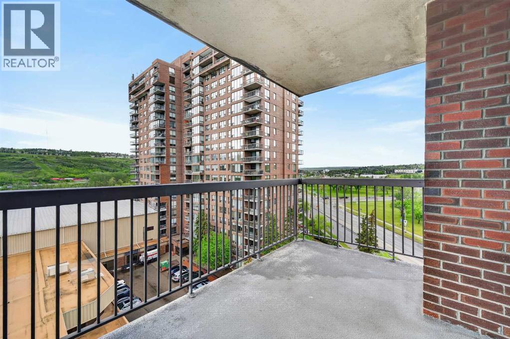 902, 145 Point Drive NW — photo 27