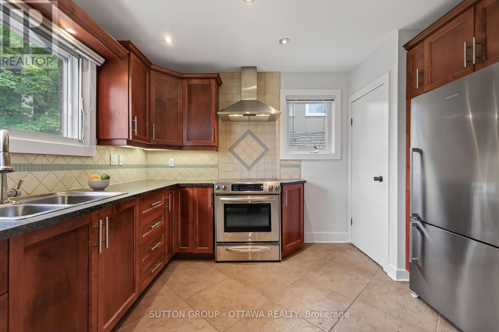 93 ONTARIO STREET - 8