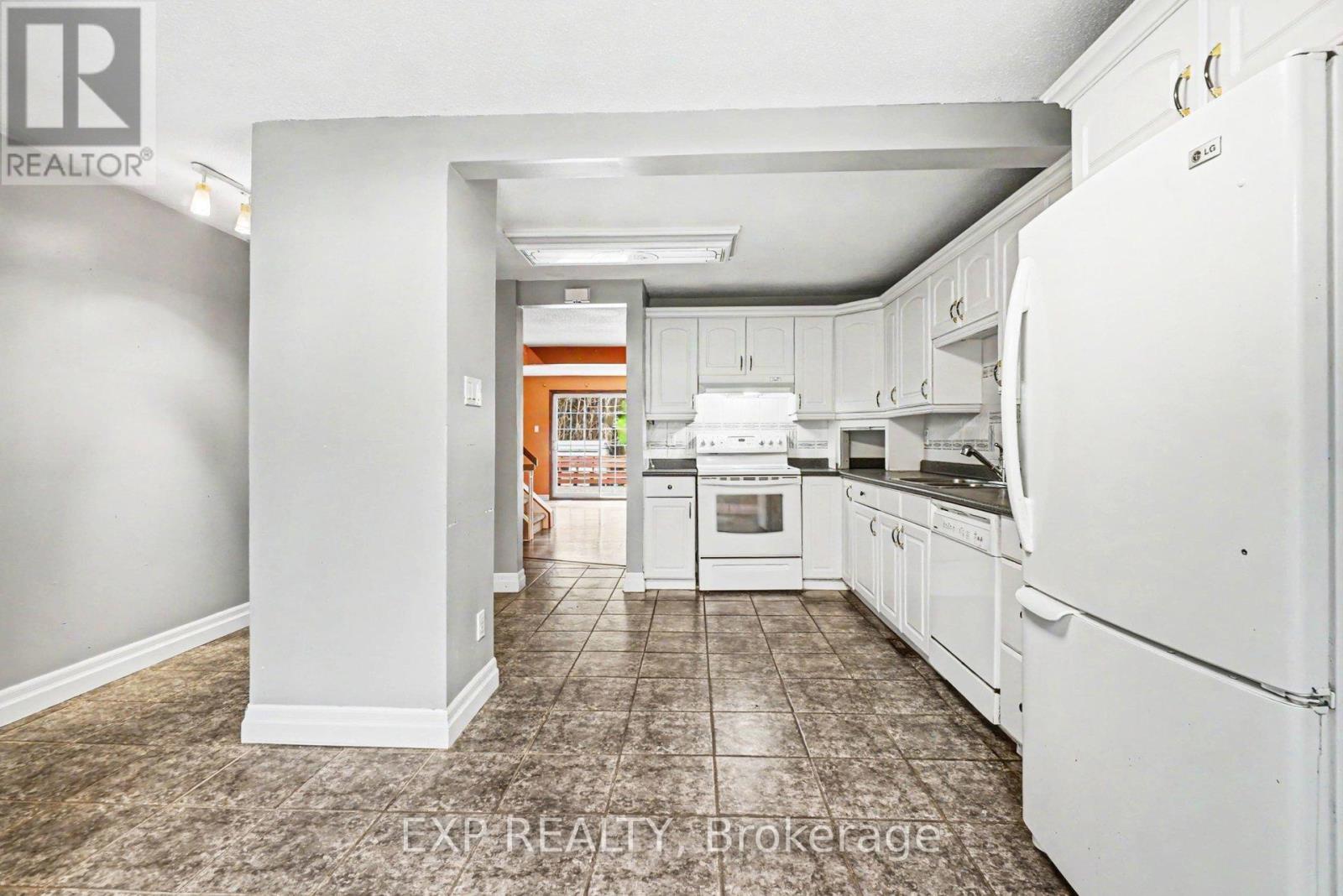 82 SHERWAY DRIVE - 12