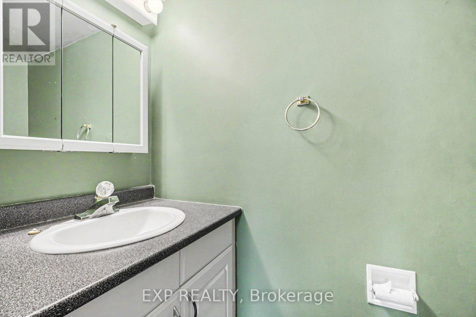 82 SHERWAY DRIVE - 15