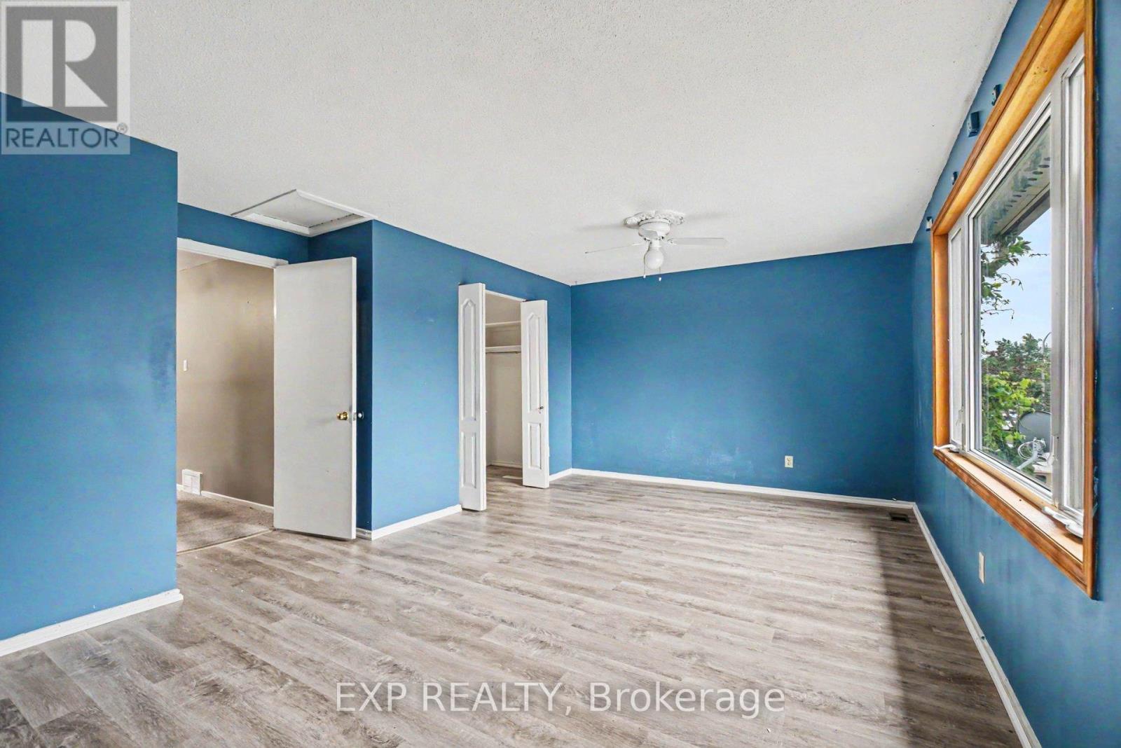 82 SHERWAY DRIVE - 16