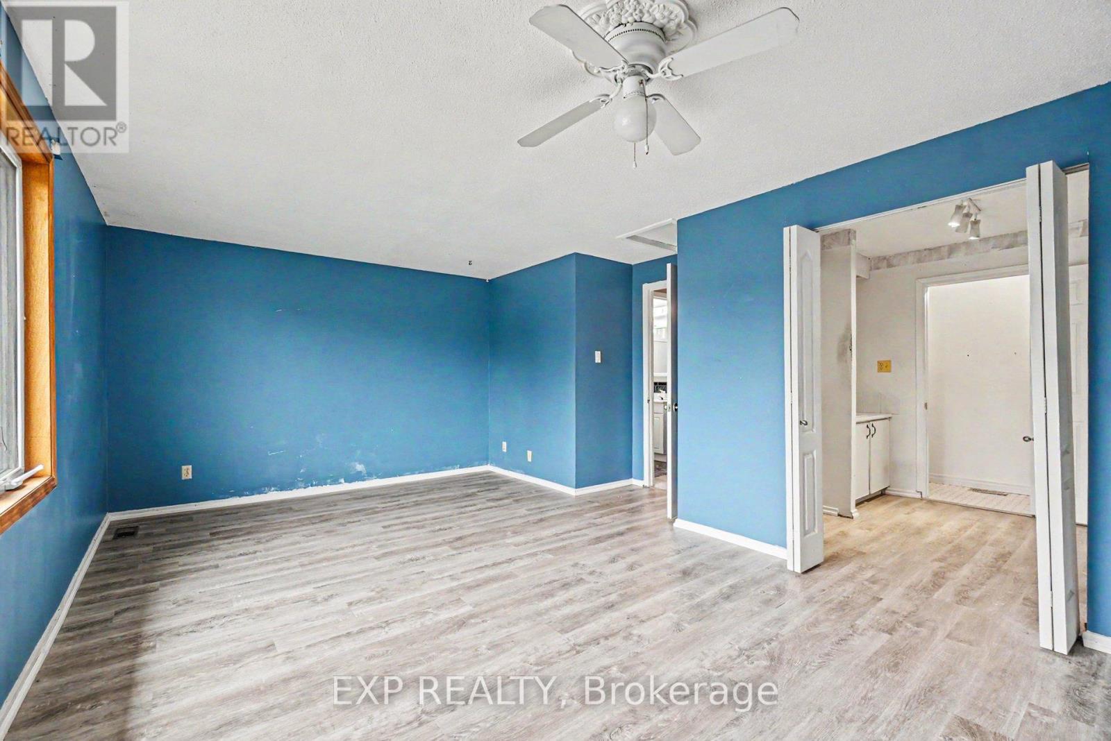 82 SHERWAY DRIVE - 17