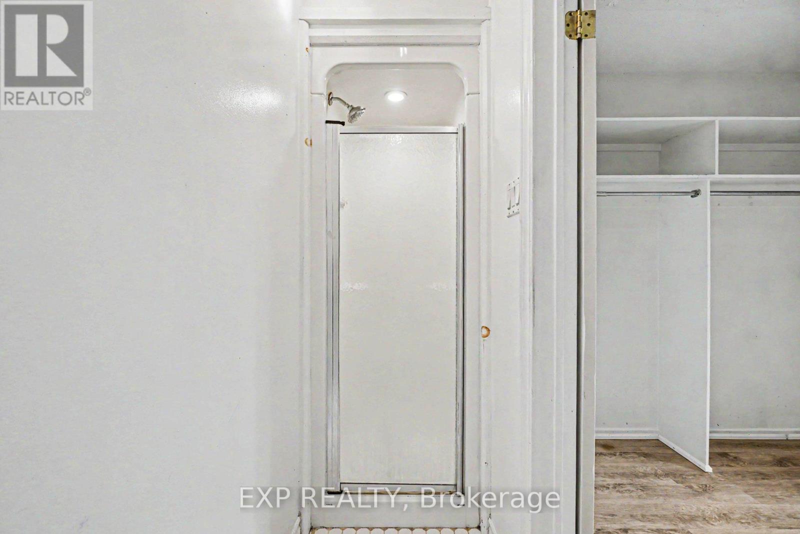 82 SHERWAY DRIVE - 20
