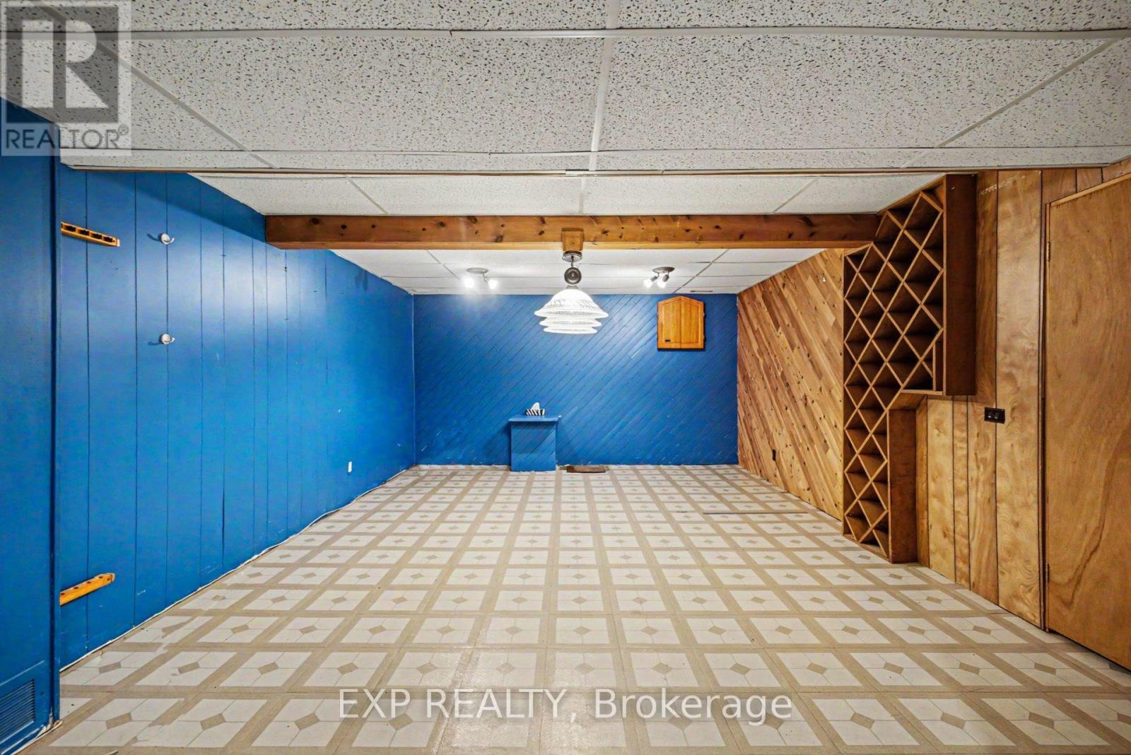 82 SHERWAY DRIVE - 24