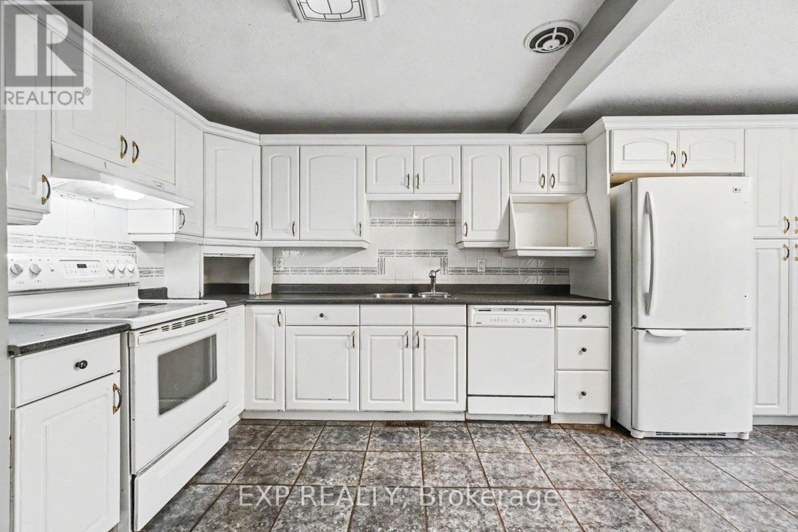 82 SHERWAY DRIVE - 9