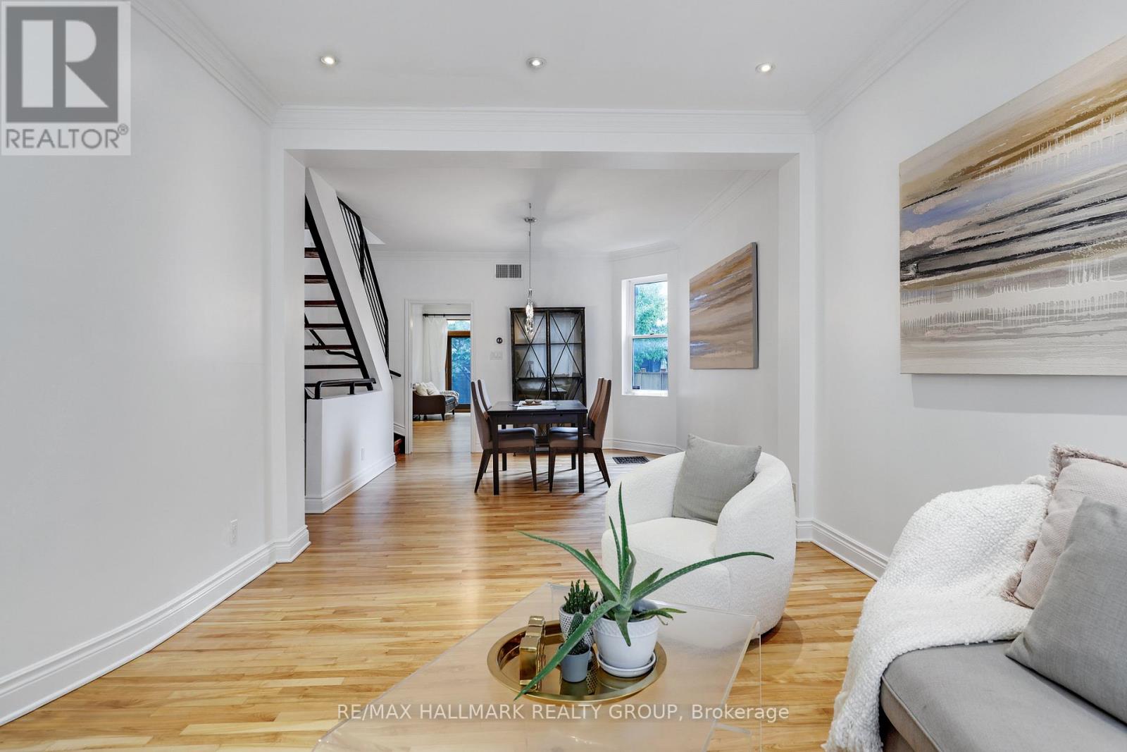 3 Bed, 3 Bath House for Sale in Ottawa – 29 THORNTON AVENUE, Ottawa – MLS# X13434430 - Image 9