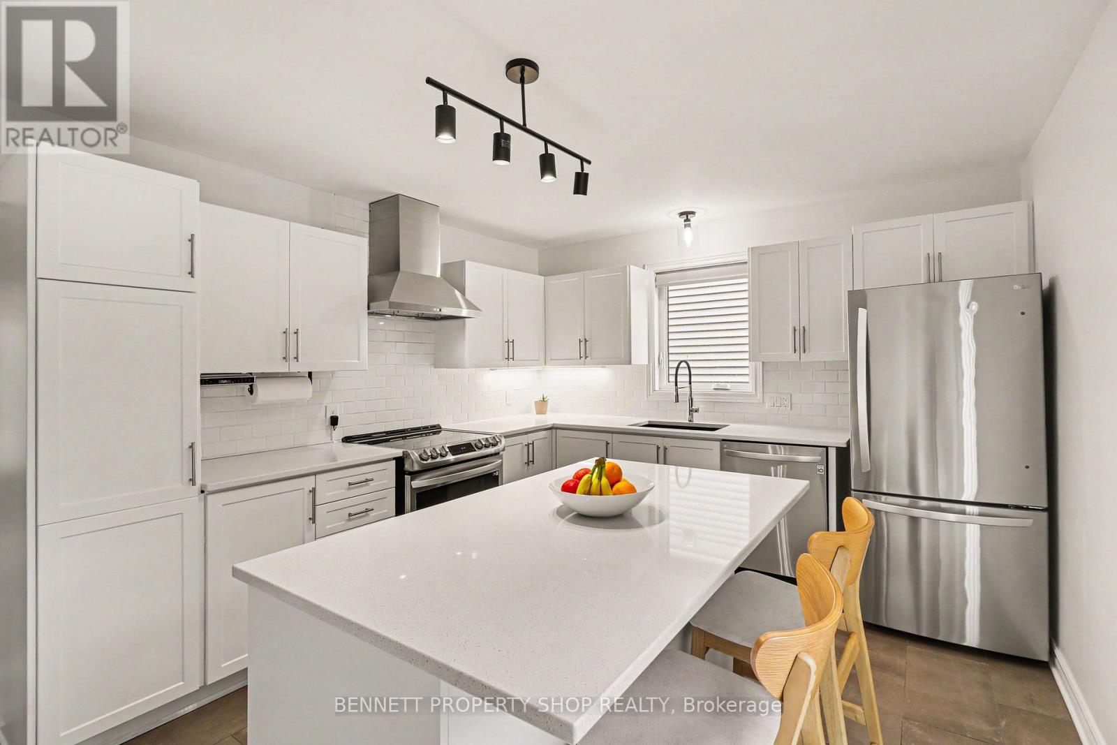 3 Bed, 4 Bath House for Sale in Ottawa – 1474 DELIA CRESCENT, Ottawa – MLS# X13434480 - Image 9