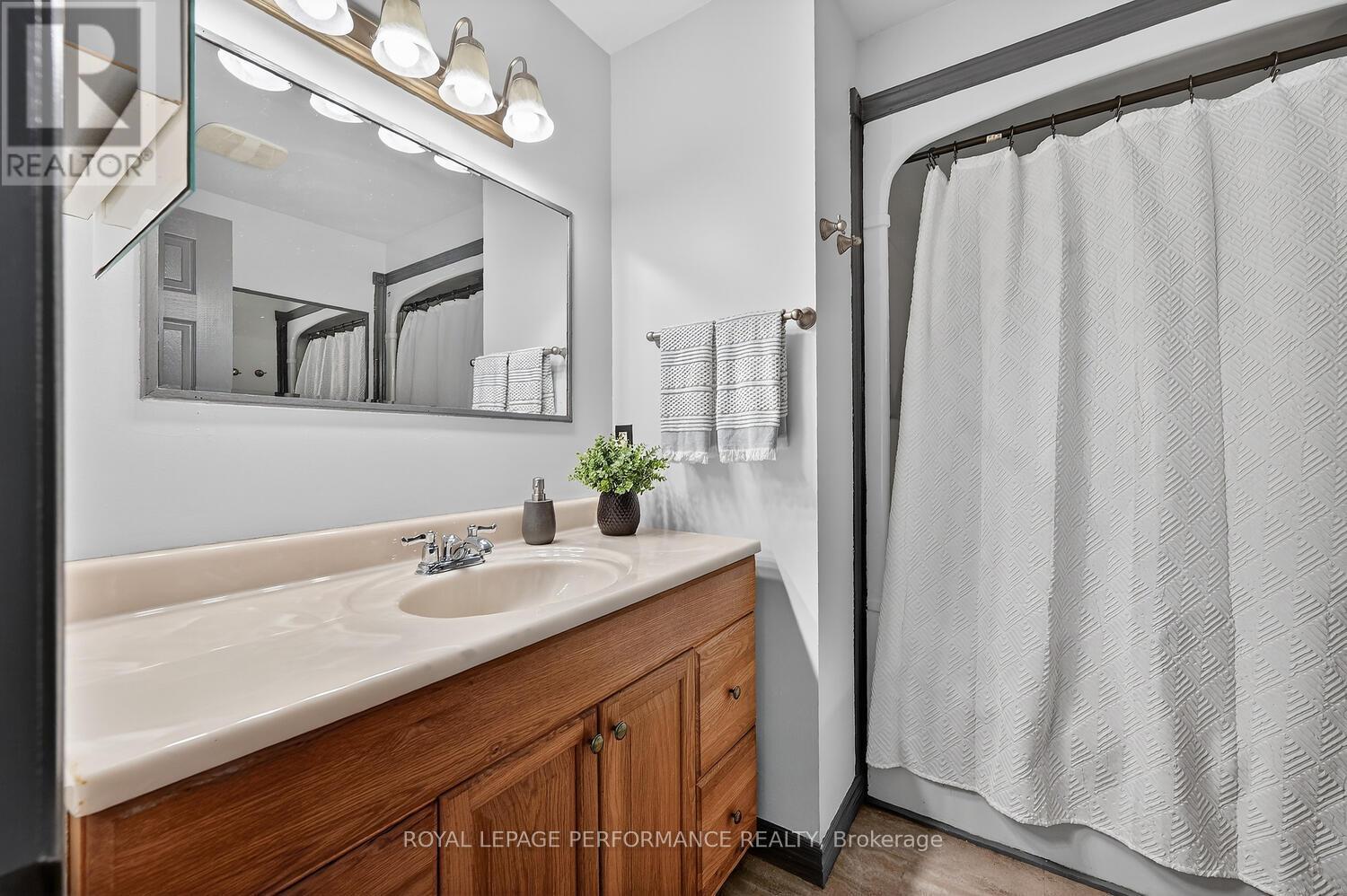 107 LORNE STREET - 21