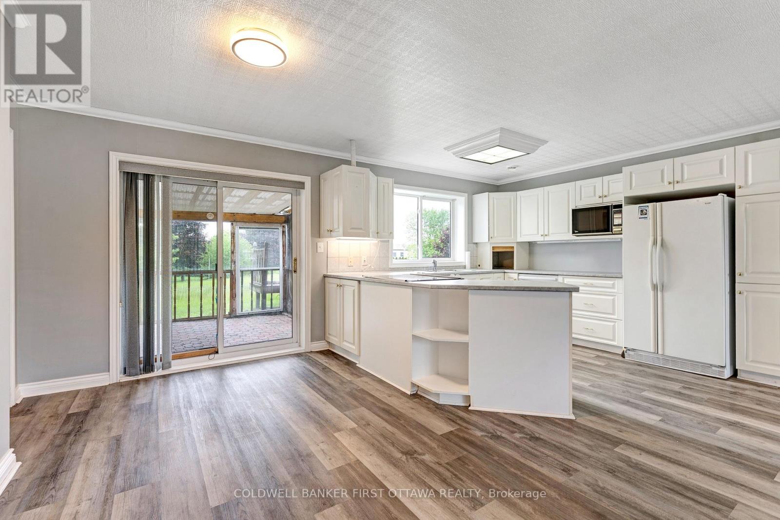 363 NAPOLEON STREET - 16