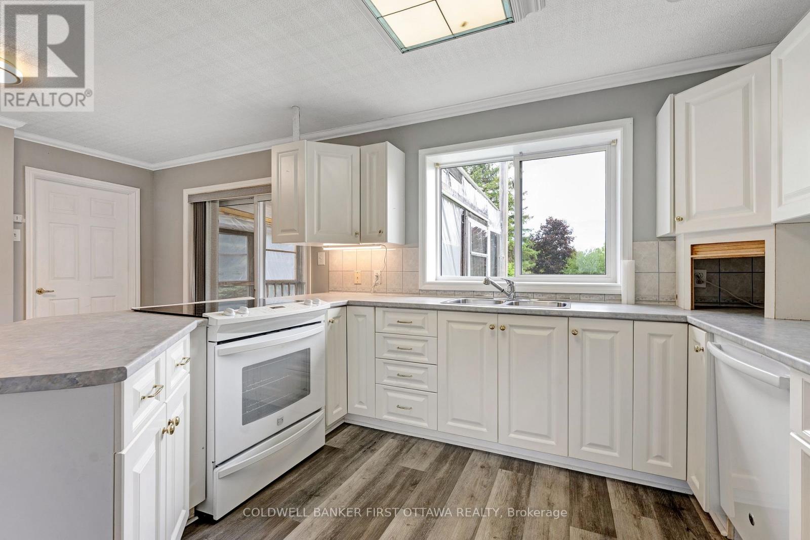 363 NAPOLEON STREET - 19