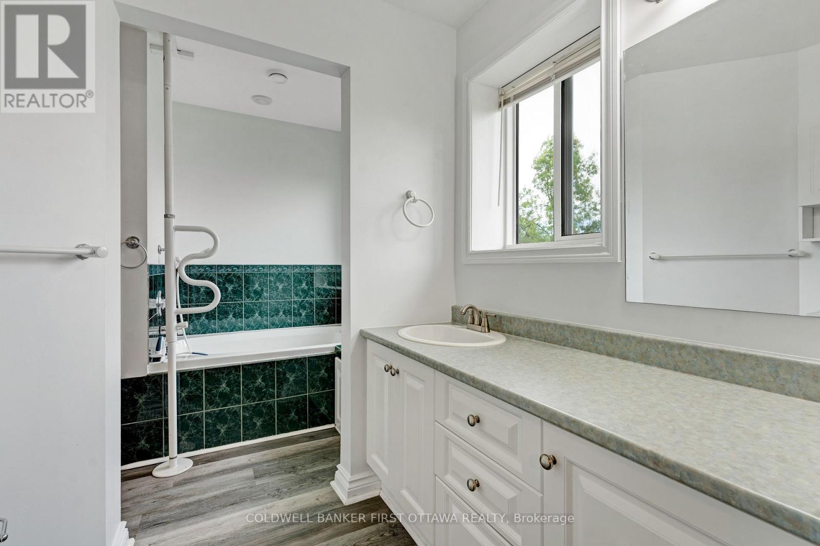 363 NAPOLEON STREET - 33