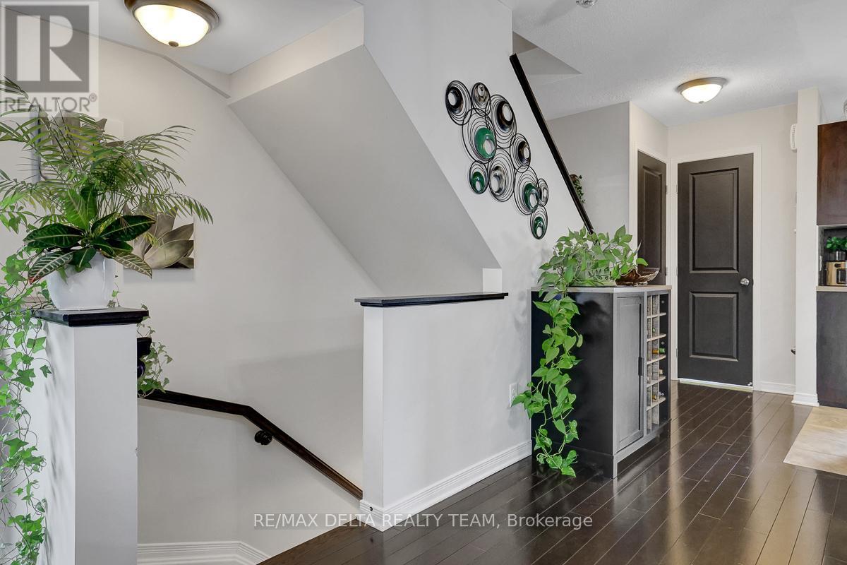 275 ERIC CZAPNIK WAY - 10