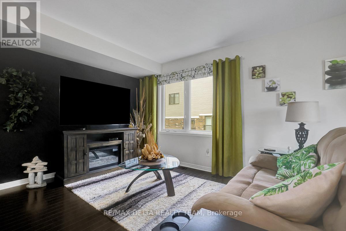 275 ERIC CZAPNIK WAY - 13