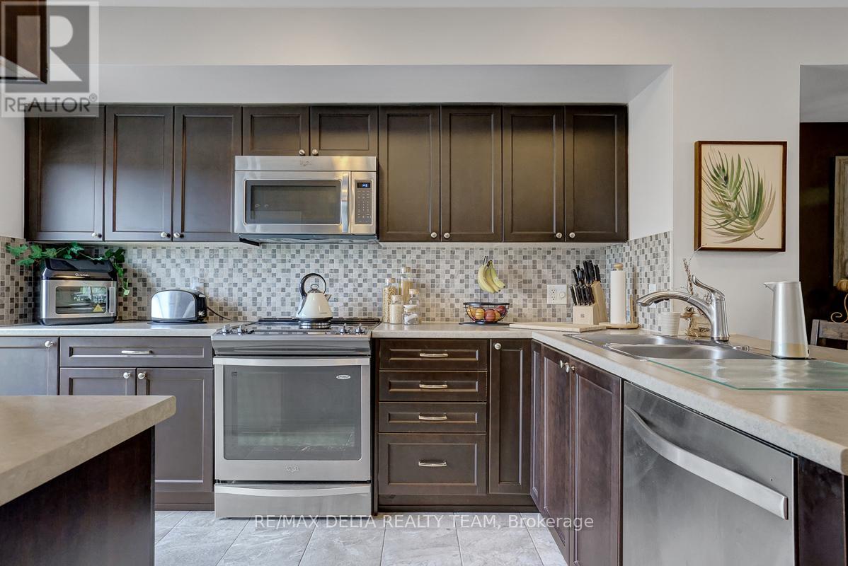 275 ERIC CZAPNIK WAY - 22