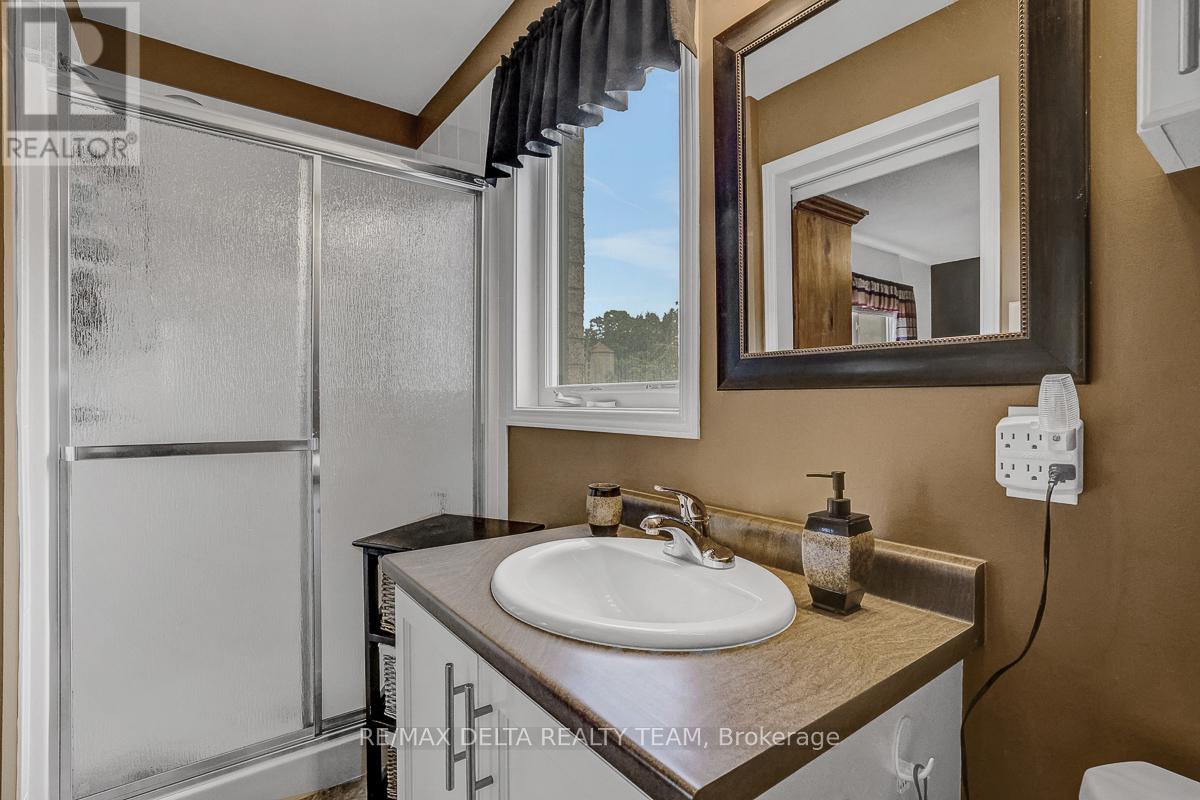 275 ERIC CZAPNIK WAY - 33
