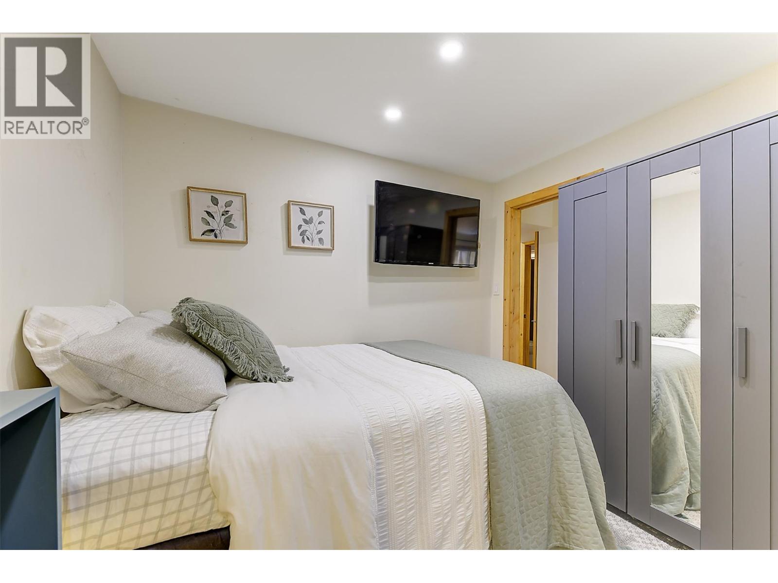 4220 6th Avenue - 45