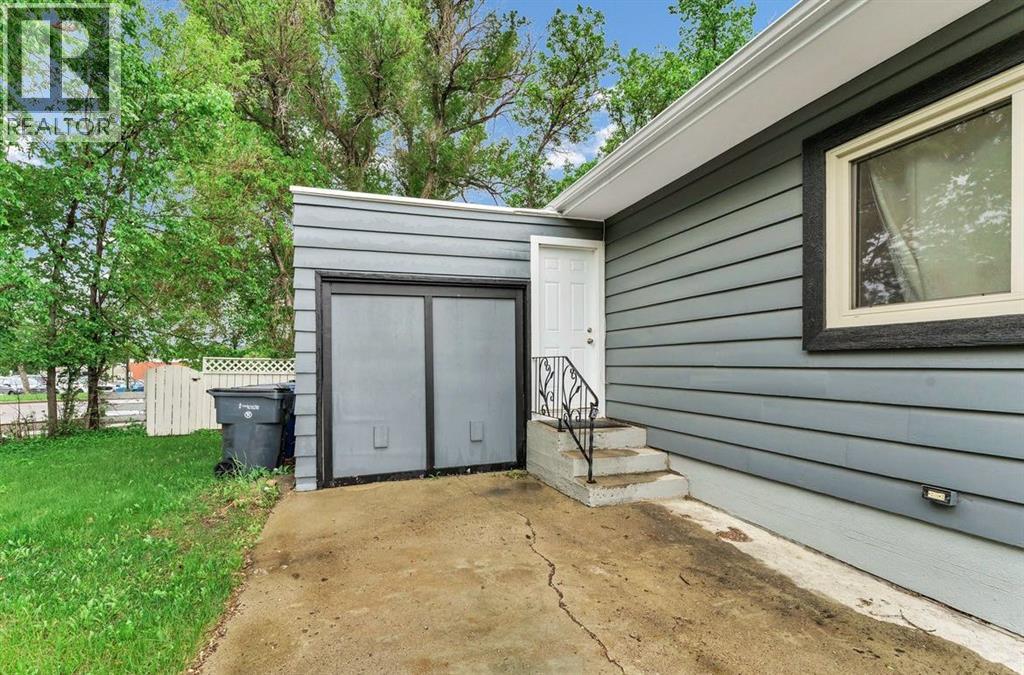 337 4 Street SW - photo 4