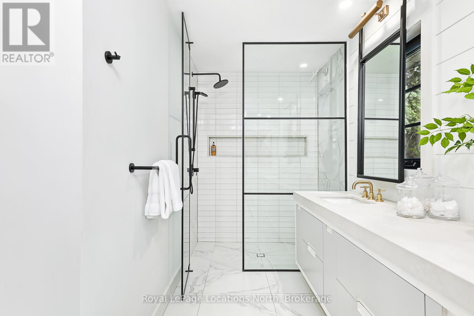 42 LOCKHART ROAD - 33