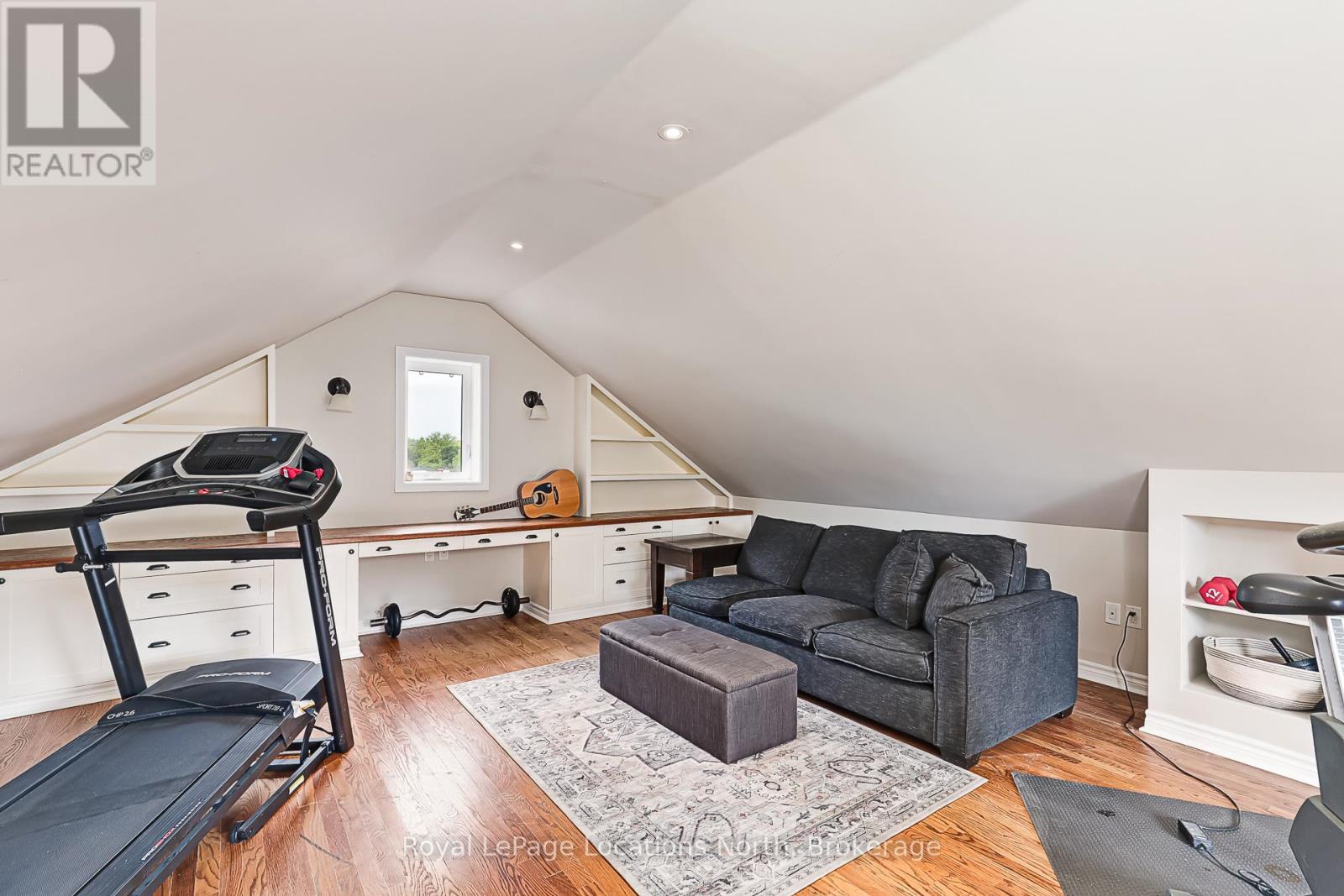 42 LOCKHART ROAD - 46