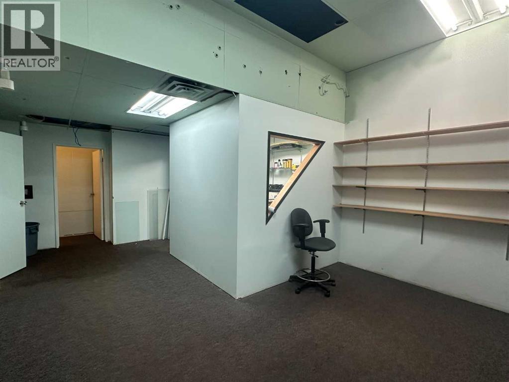 5014 54 Avenue - photo 4