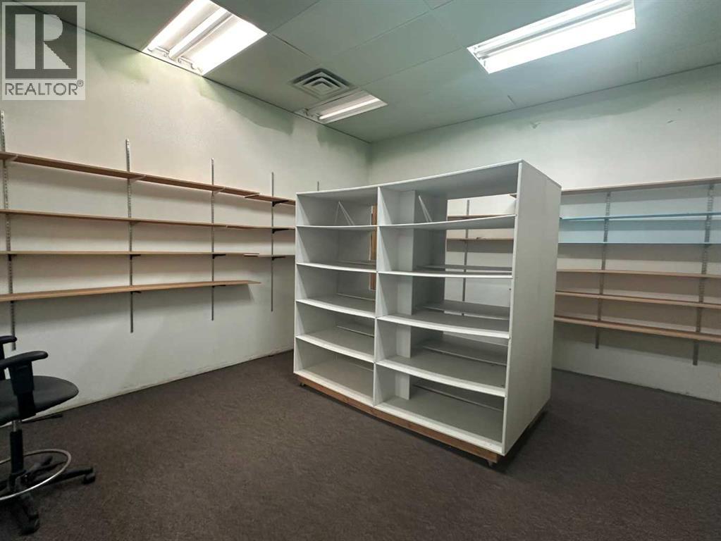 5014 54 Avenue - photo 3